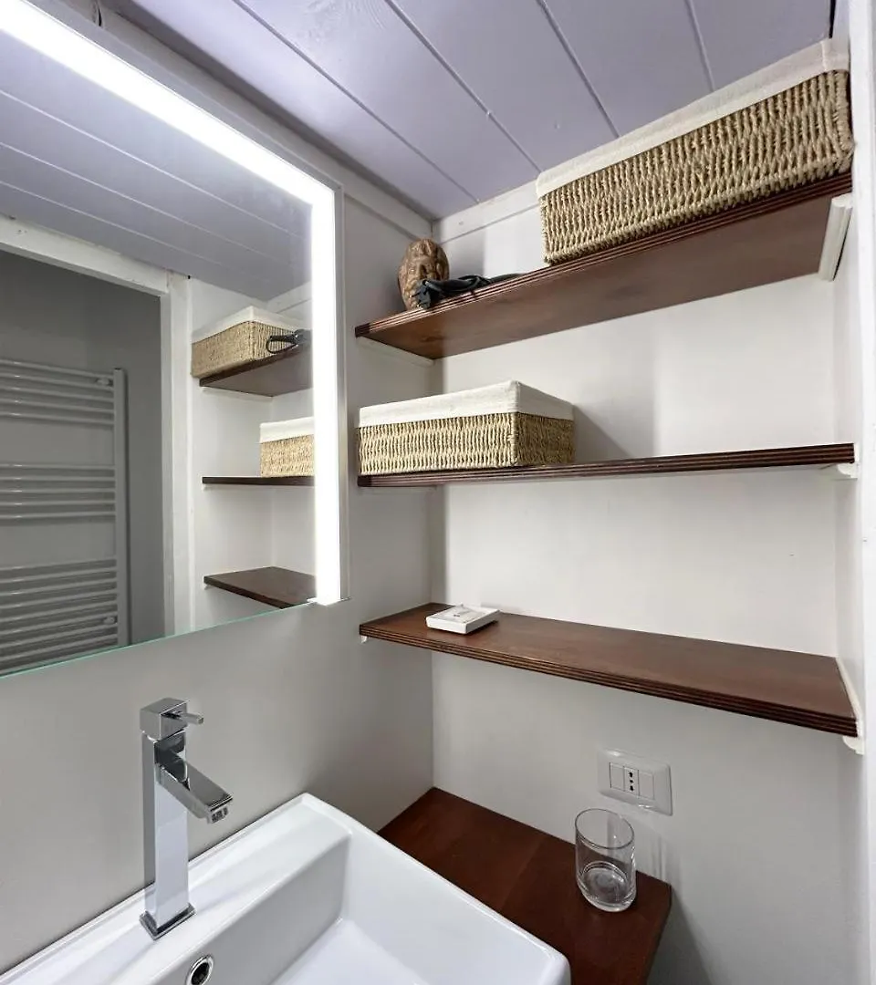 Suite With Terrace And Loft With Garden In Milan Naviglio Pavese Italy